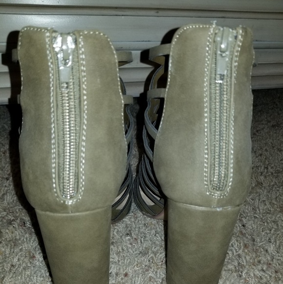 Sandals - Picture 2 of 4